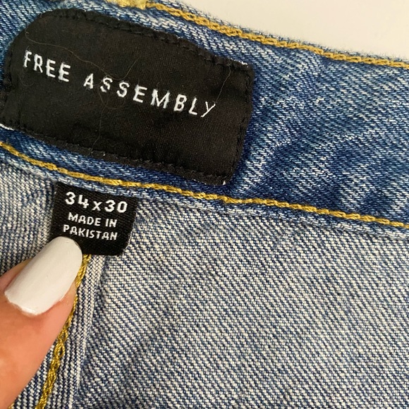 Free Assembly FRAYED PATCHWORK mid rise modern straight men’s size 34x30 - Picture 8 of 16